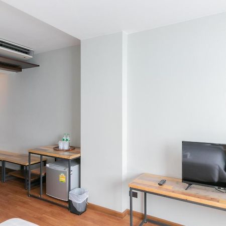 Zleepmotion Bangkok Hostel Екстериор снимка