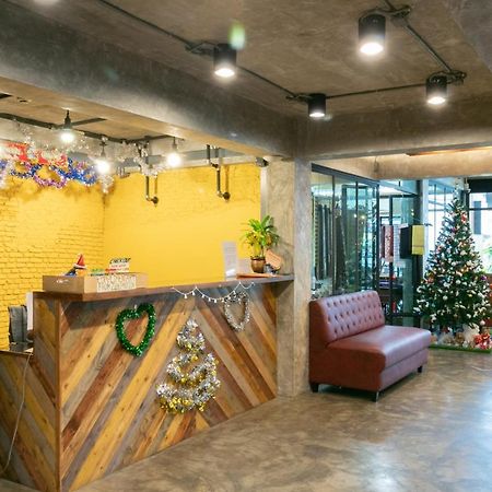 Zleepmotion Bangkok Hostel Екстериор снимка