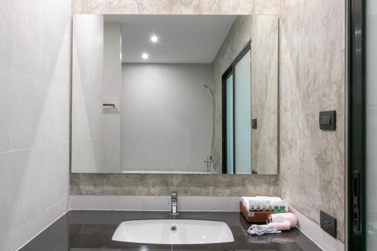 Zleepmotion Bangkok Hostel Екстериор снимка