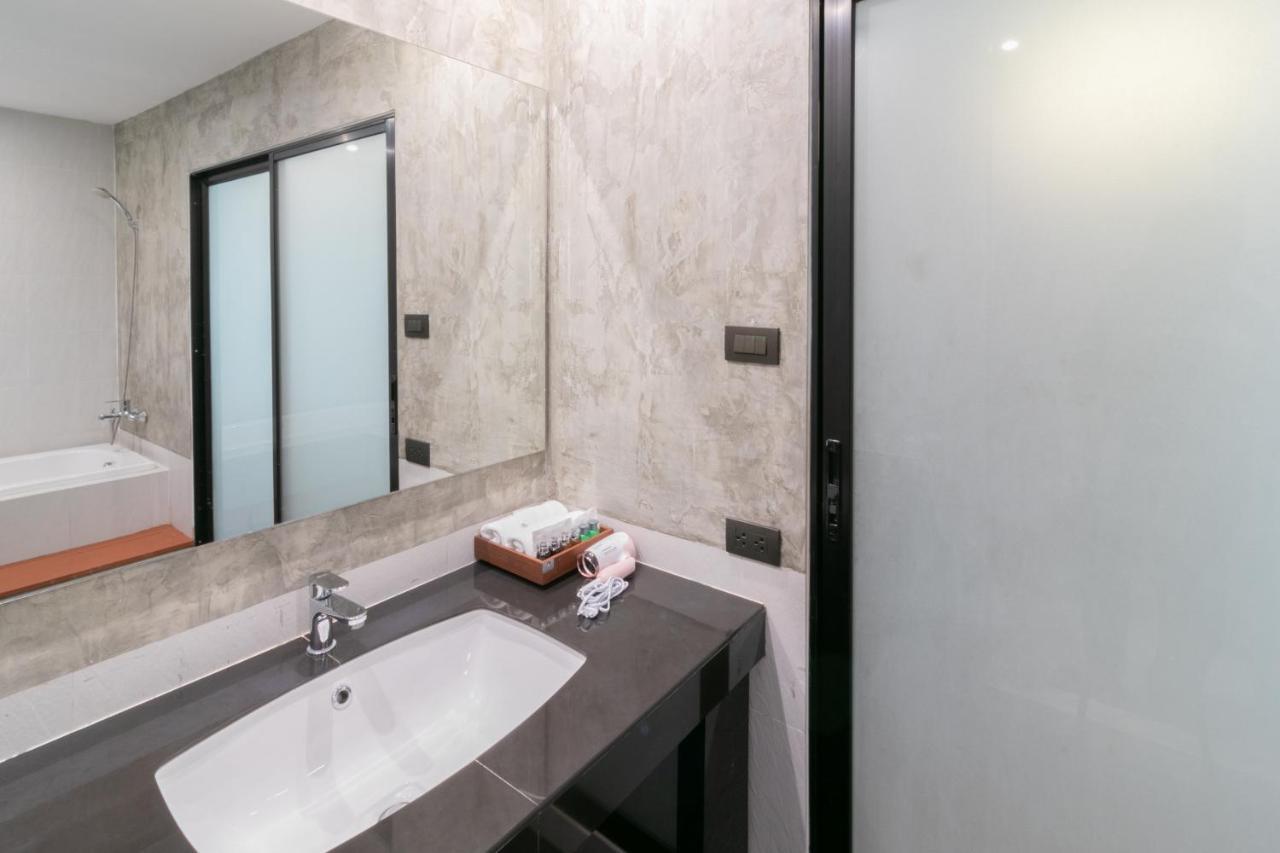 Zleepmotion Bangkok Hostel Екстериор снимка