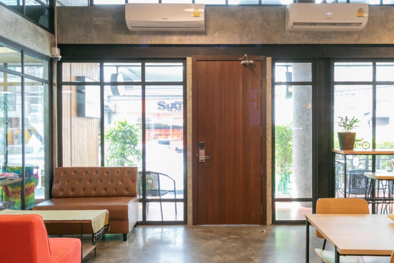 Zleepmotion Bangkok Hostel Екстериор снимка